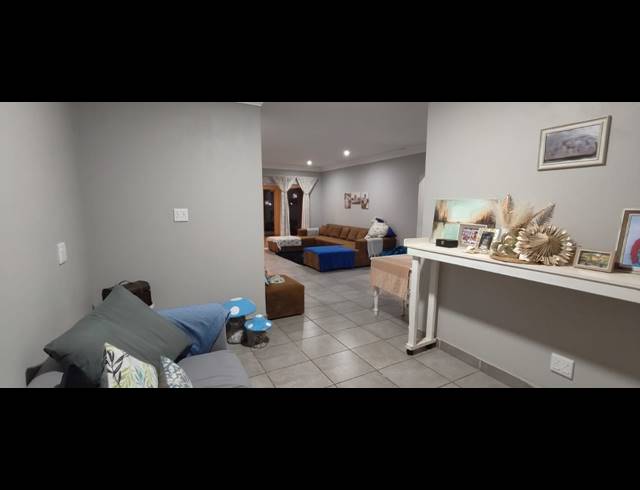 3 BEDROOM TOWNHOUSE FOR SALE IN ARCON PARK